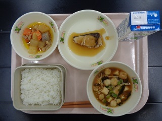 2月10日の学校給食（小学校A献立）の写真