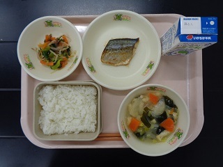 2月24日の学校給食（小学校A献立）の写真