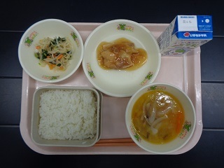 4月8日の学校給食(小学校B献立)の写真