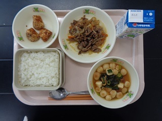 5月2日の学校給食（小学校B献立）の写真