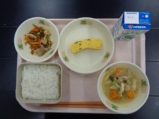 5月25日の学校給食（小学校B献立）の写真