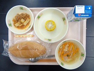 6月21日の学校給食（小学校B献立）の写真