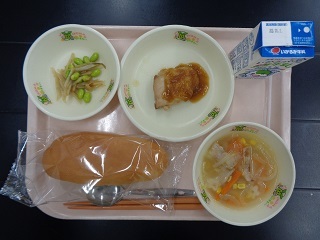 10月25日の学校給食（小学校B献立）の写真