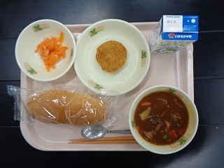 2月2日の学校給食（小学校B献立）の写真