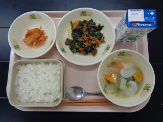 4月10日の学校給食（小学校A献立）の写真