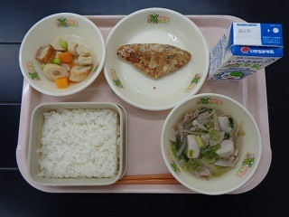 4月17日の学校給食（小学校A献立）の写真