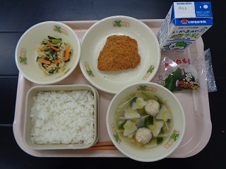 5月1日の学校給食（小学校A献立）の写真