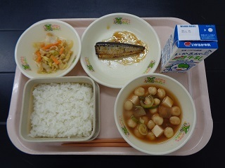 5月8日の学校給食（小学校A献立）の写真