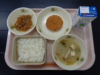 5月12日の学校給食（小学校A献立）の写真