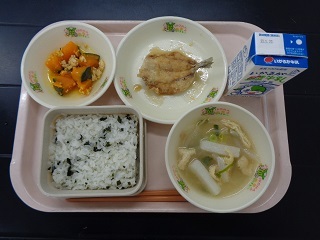 5月15日の学校給食（小学校A献立）の写真