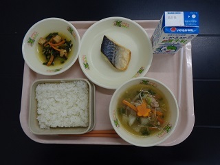 7月3日の学校給食（小学校A献立）の写真