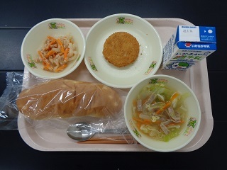 7月6日の学校給食（小学校A献立）の写真