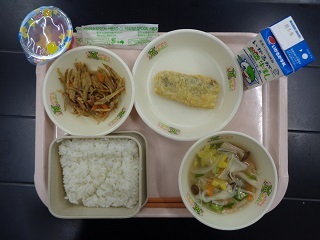 7月7日の学校給食（小学校A献立）の写真