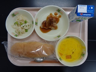 7月11日の学校給食（小学校A献立）の写真