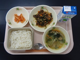 7月12日の学校給食（小学校A献立）の写真