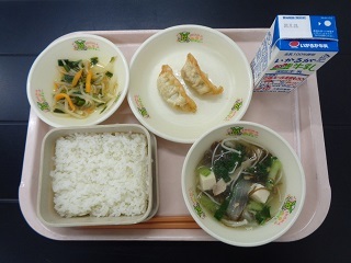 9月15日の学校給食（小学校A献立）の写真