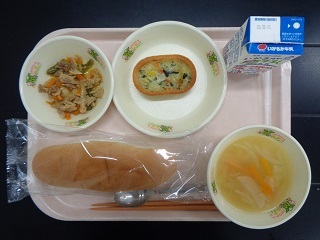 10月3日の学校給食（小学校A献立）の写真