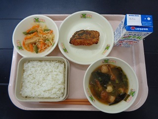 10月30日の学校給食（小学校A献立）の写真