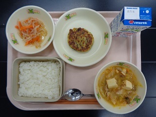 11月10日の学校給食（小学校A献立）の写真