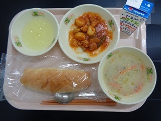 11月16日の学校給食（小学校A献立）の写真