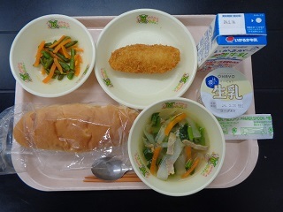 2月6日の学校給食（小学校A献立）の写真