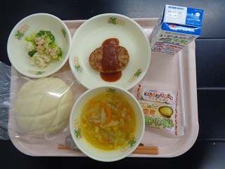 3月5日の学校給食（小学校A献立）の写真