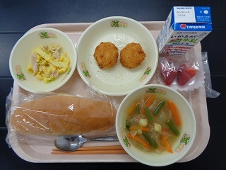 3月7日の学校給食（小学校A献立）の写真
