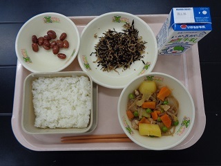 5月12日の学校給食（小学校B献立）の写真