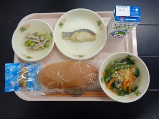 5月18日の学校給食（小学校B献立）の写真