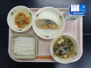 6月19日の学校給食（小学校B献立）の写真