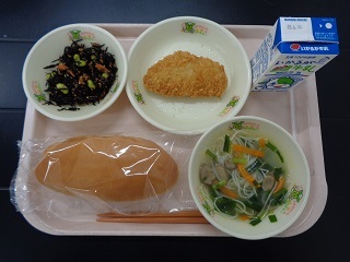 6月22日の学校給食（小学校B献立）の写真
