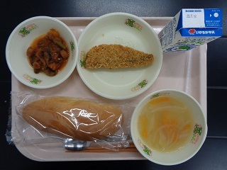 7月11日の学校給食（小学校B献立）の写真