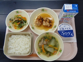 10月4日の学校給食（小学校B献立）の写真