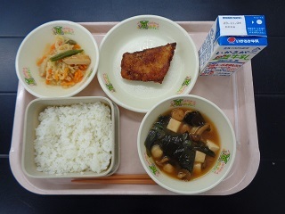 10月27日の学校給食（小学校B献立）の写真