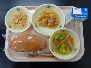 2月1日の学校給食（小学校B献立）の写真