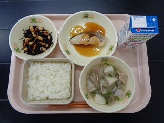 2月28日の学校給食（小学校B献立）の写真