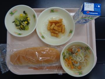 4月23日の学校給食（小学校A献立）の写真