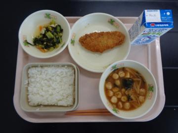 5月17日の学校給食（小学校A献立）の写真