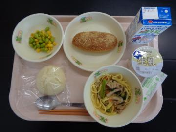 2月4日の学校給食（小学校A献立）の写真
