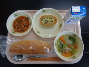 2月7日の学校給食（小学校A献立）の写真