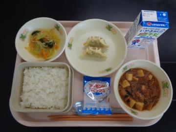 2月26日の学校給食（小学校A献立）の写真