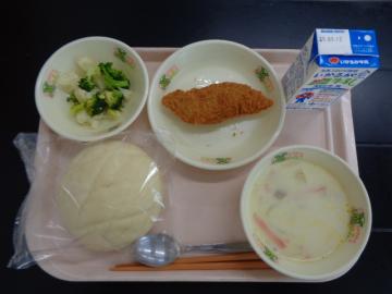 3月4日の学校給食（小学校A献立）の写真