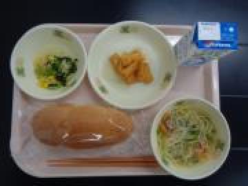 4月25日の学校給食（小学校B献立）の写真