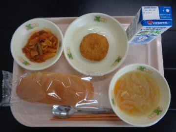 5月2日の学校給食（小学校AB献立）の写真