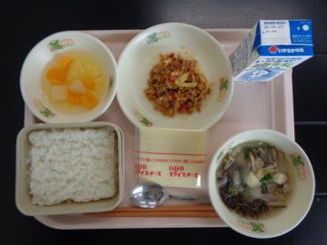 5月15日の学校給食（小学校B献立）の写真