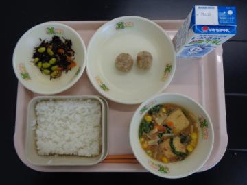 5月17日の学校給食（小学校B献立）の写真