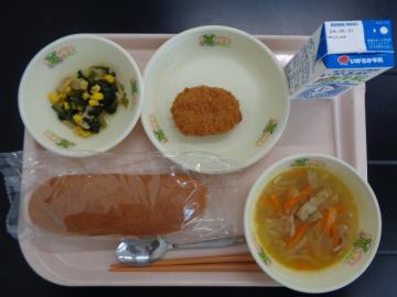 5月23日の学校給食（小学校B献立）の写真