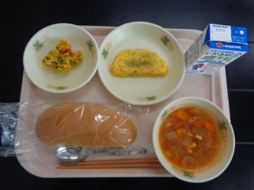 10月15日の学校給食（小学B献立）の写真