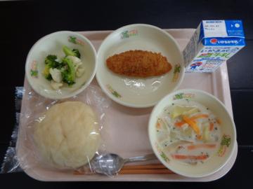 3月13日の学校給食（小学校B献立）の写真