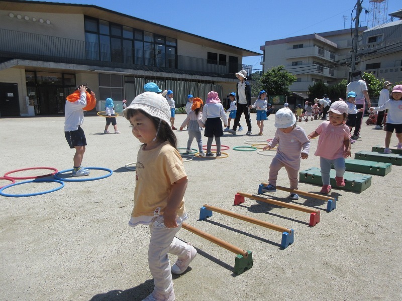 1歳児園庭遊び